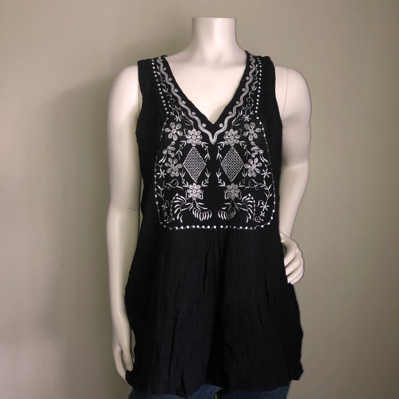 XXI Tops - XXI Tank with embroidery Size L